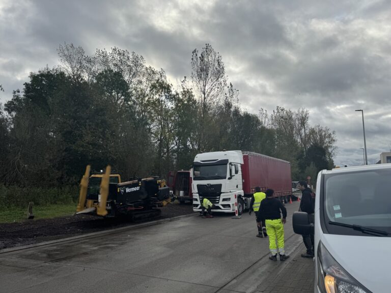 HNT BOHREN - Horizontale boormachine en vrachtwagen